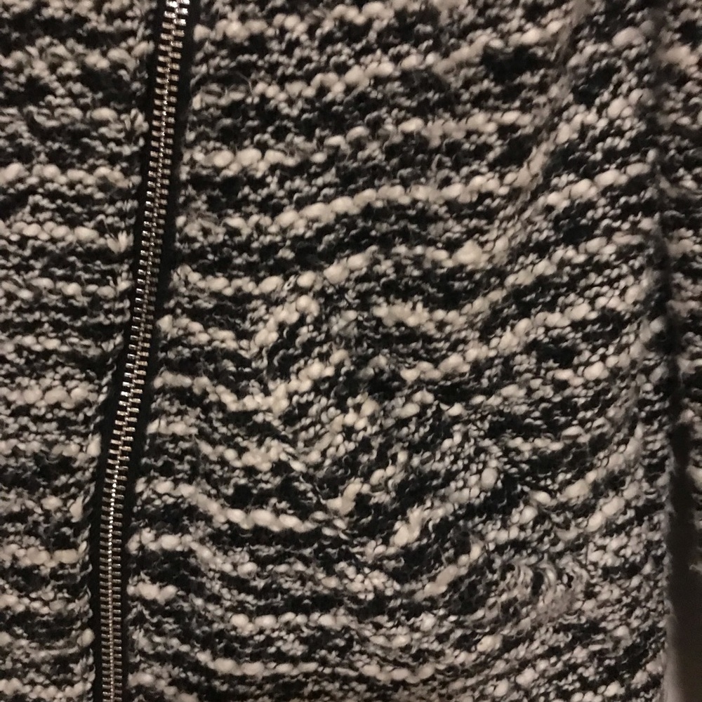 H&M ✨ Sweater Jacket ✨ - Picture 3 of 7
